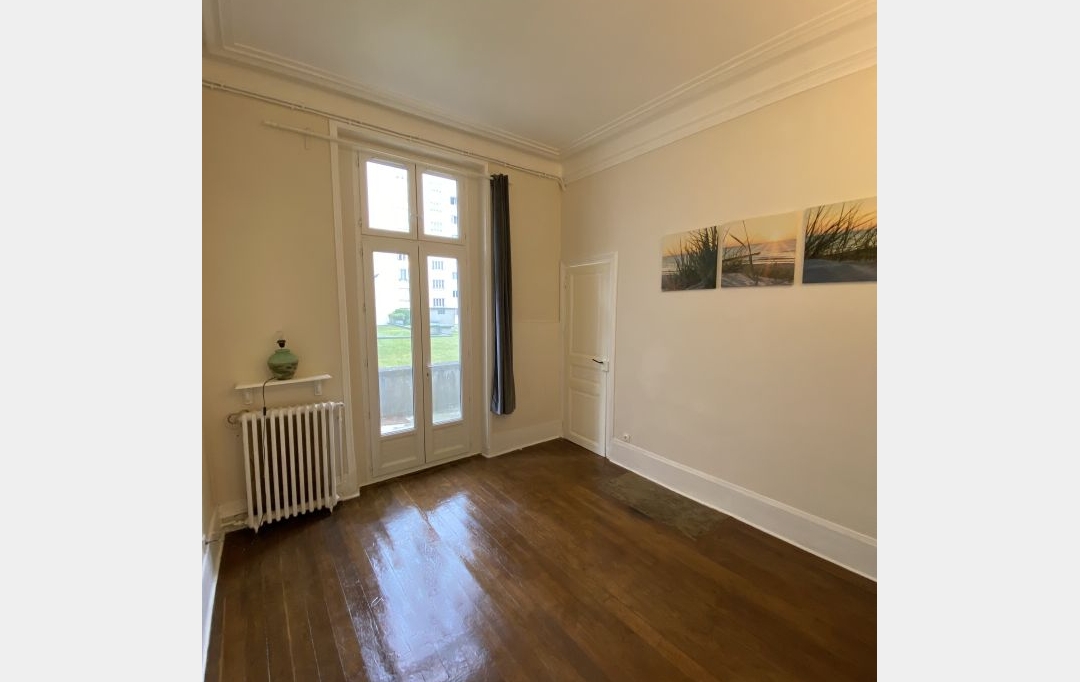 Annonces BLANC MESNIL : Appartement | CHARENTON-LE-PONT (94220) | 30 m2 | 1 150 € 